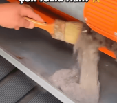 Bir Tek Halıdan Çıkan Toz! Yıkama Öncesi Halıdan Yılların Tozunu Çırpıyoruz